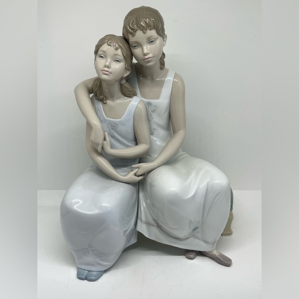Llardro “My Sister My Friend” #6901